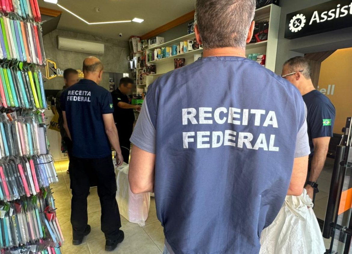 avaliados-em-mais-de-meio-milhao-de-reais,-aparelhos-eletronicos-sao-apreendidos-pela-receita-federal