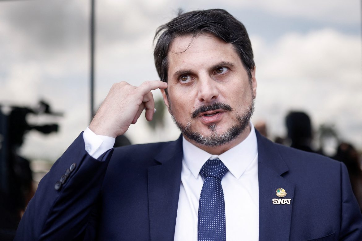 psdb-nacional-barra-filiacao-de-marcos-do-val-e-senador-do-es-diz-que-vai-permanecer-no-podemos