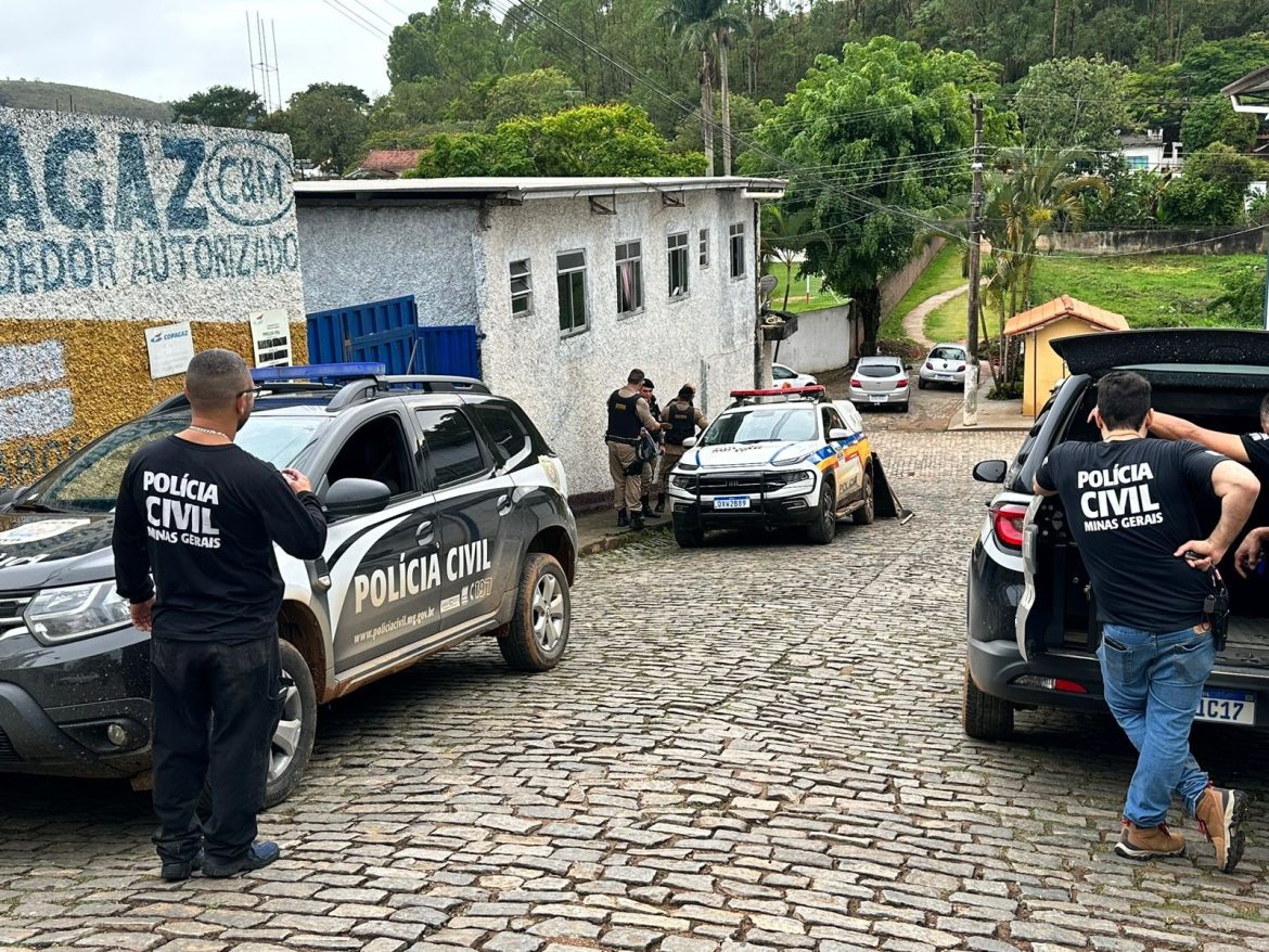 cinco-sao-presos-e-tres-adolescentes-apreendidos-em-acao-de-combate-ao-trafico-de-drogas-no-interior-de-mg
