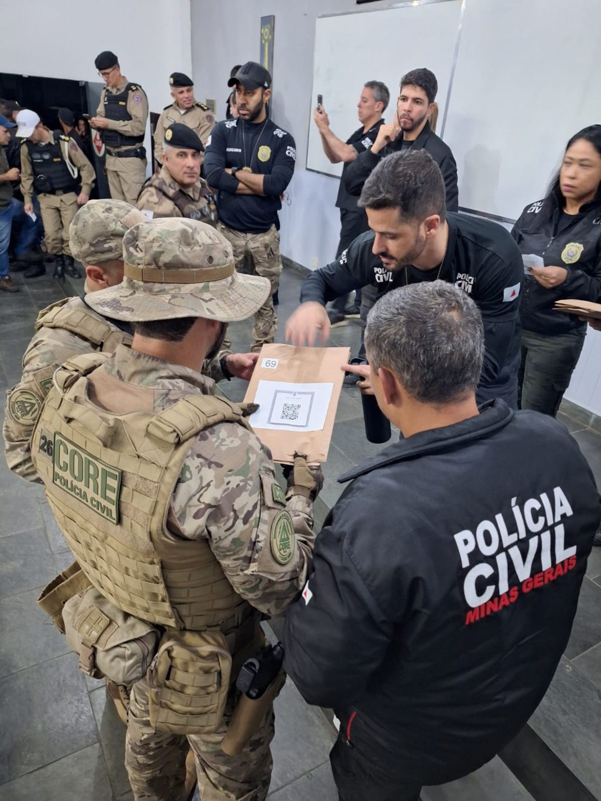 trio-suspeito-de-integrar-grupo-que-usava-empresas-de-juiz-de-fora-como-fachada-para-o-trafico-e-preso-durante-festa-em-chacara