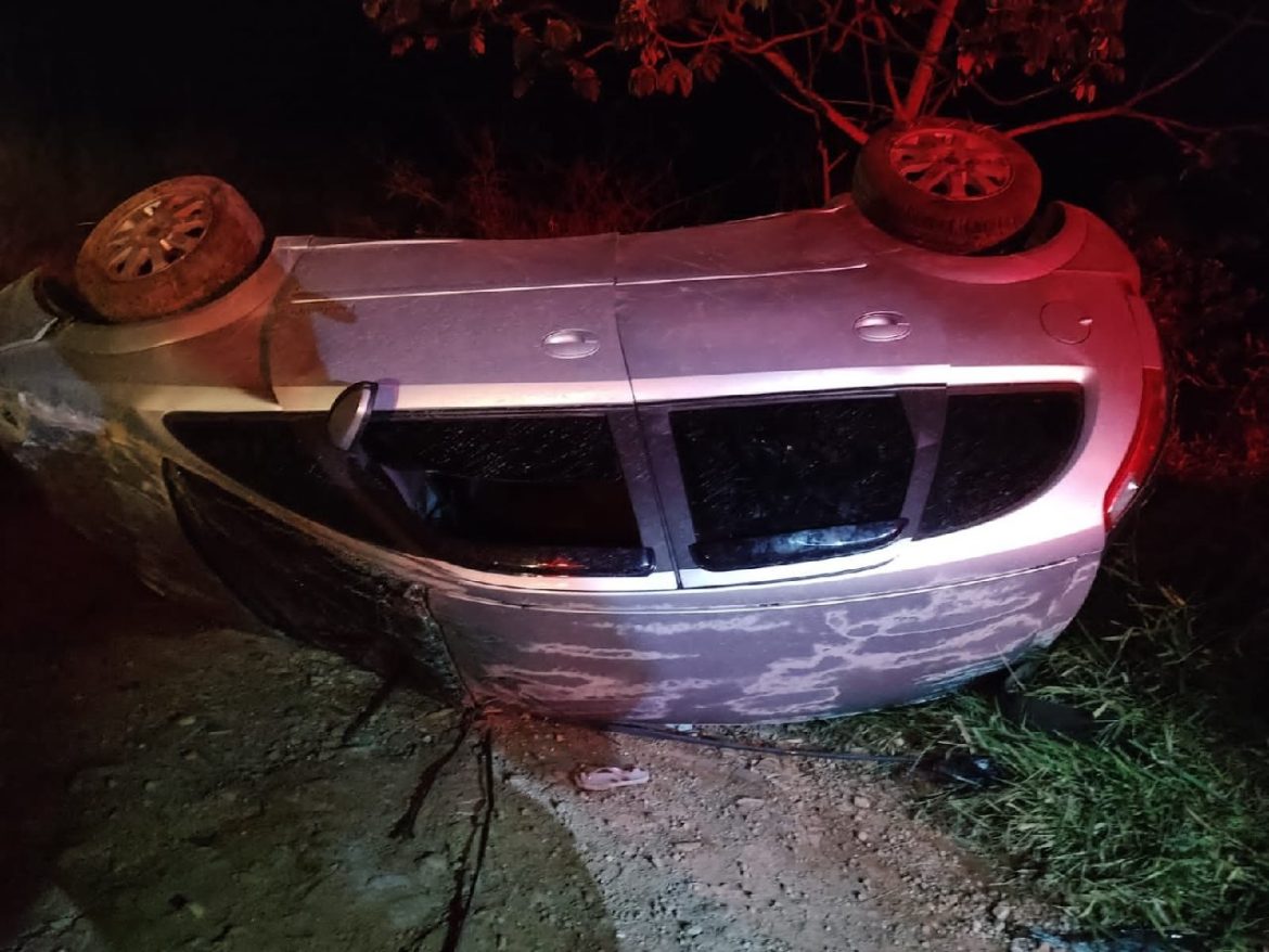 motorista-com-sinais-de-embriaguez-capota-carro-com-cinco-criancas-em-mg