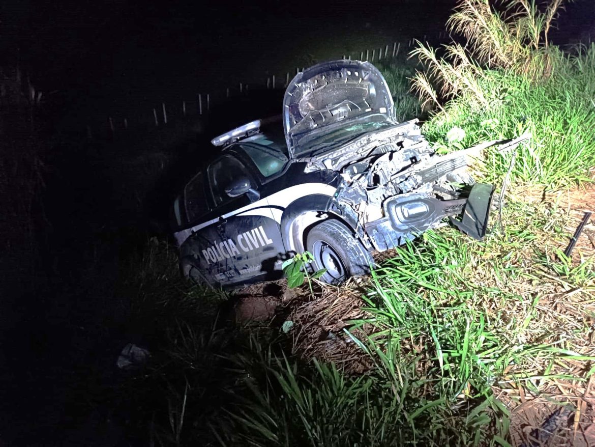 batida-entre-viatura-da-policia-civil-e-carro-de-passeio-deixa-feridos-na-br-267,-entre-juiz-de-fora-e-bicas
