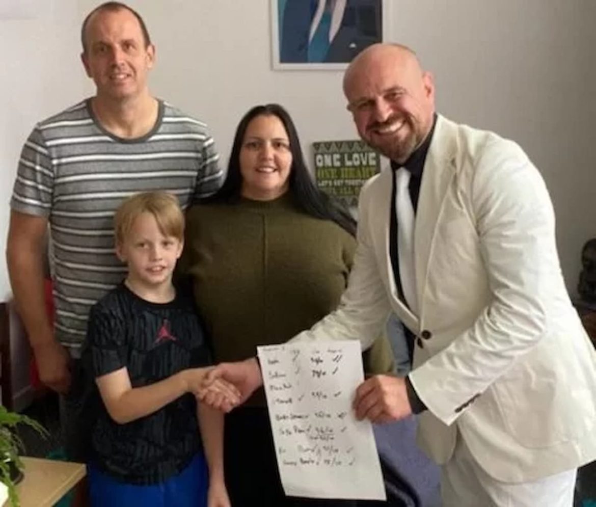 conheca-o-caso-do-menino-que-precisou-ser-hipnotizado-para-conseguir-comer-outra-coisa-alem-de-chocolate