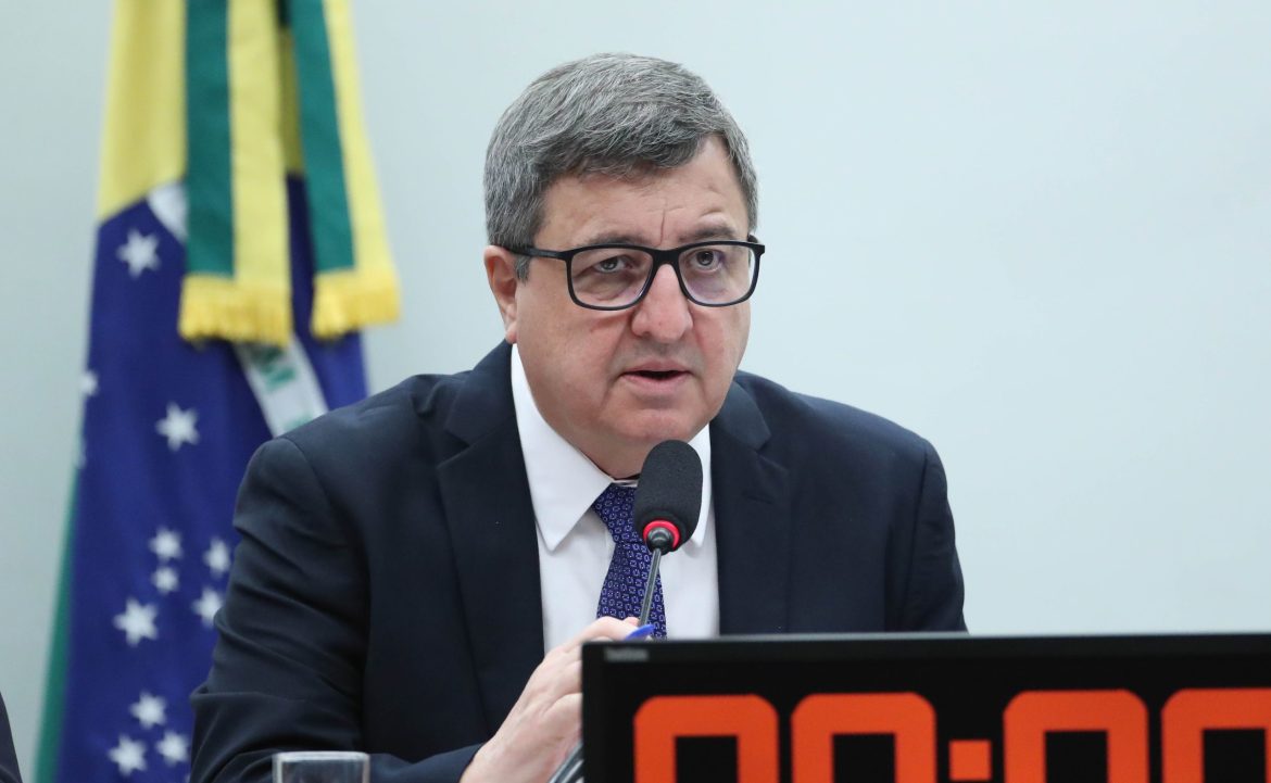 com-meta-de-deficit-zero,-comissao-aprova-relatorio-da-lei-de-diretrizes-orcamentarias-de-2024