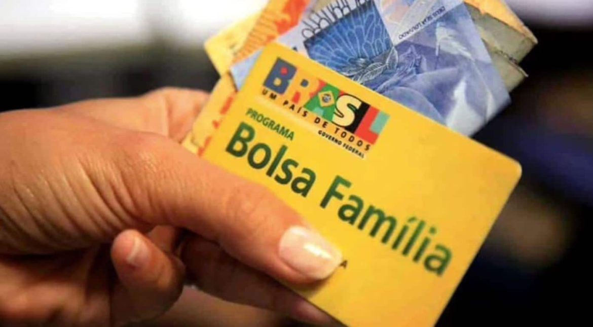 voce-podera-ter-um-desconto-de-r$-266-no-bolsa-familia-novembro