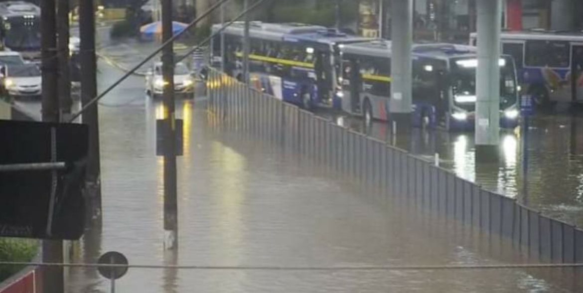 alagamento-no-jardim-silveira-em-barueri