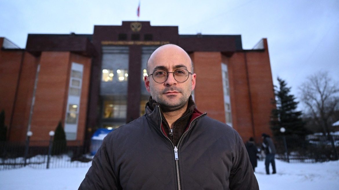 russo-de-18-anos-e-julgado-por-criticar-ofensiva-russa-na-ucrania