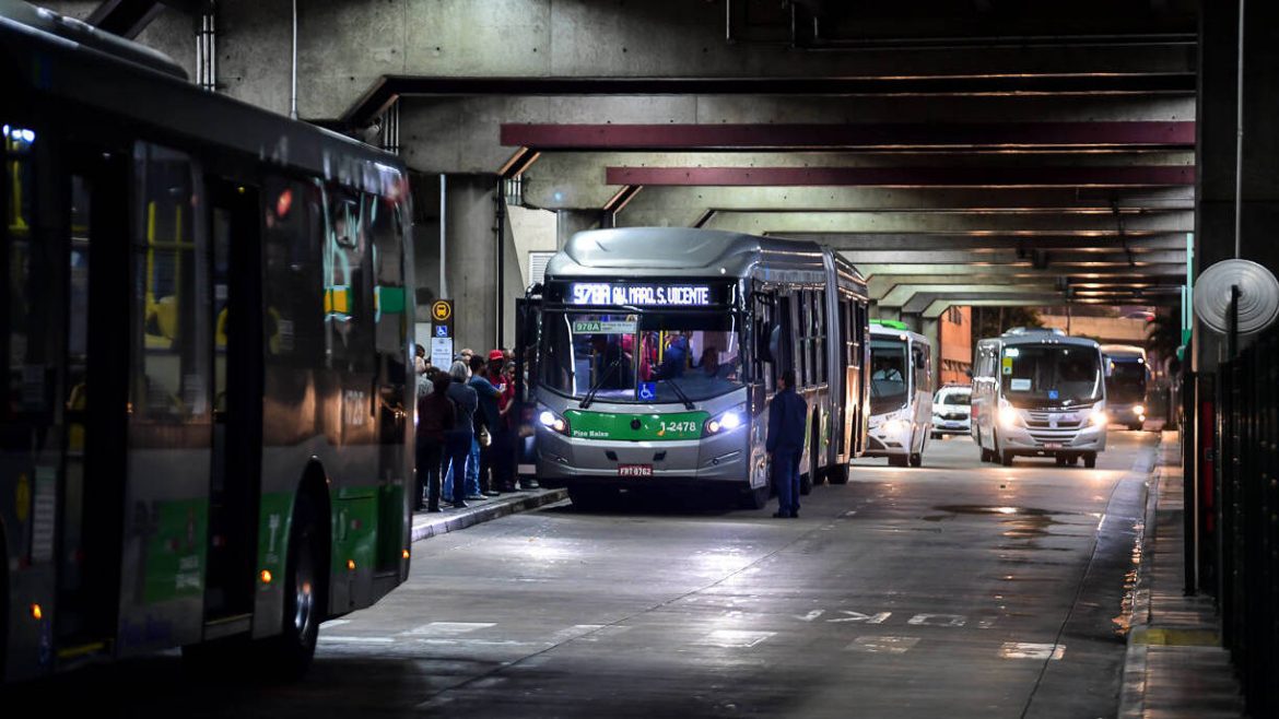 greve-de-onibus:-prefeitura-de-sp-vai-a-justica-e-pede-multa-de-r$-1-milhao-contra-paralisacao