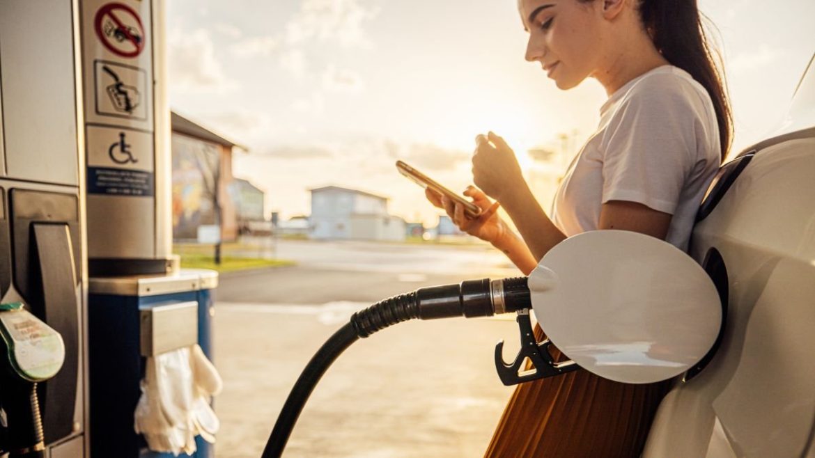 mito-ou-verdade:-usar-celular-no-posto-de-gasolina-pode-causar-explosoes?