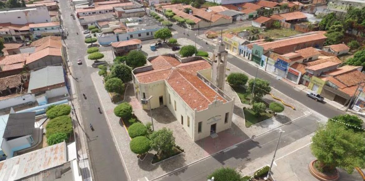 sem-medicamento-em-hospital,-cidade-do-maranhao-quer-pagar-r$-450-mil-por-show-de-leo-santana