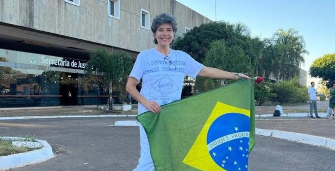 presa-no-8-de-janeiro,-engenheira-faz-vaquinha-virtual-para-evitar-despejo presa-no-8-de-janeiro,-engenheira-faz-vaquinha-virtual-para-evitar-despejo
