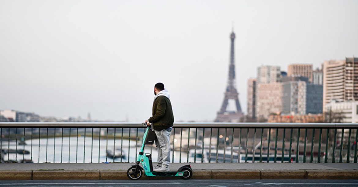 apos-a-proibicao-de-scooters-eletricas-na-cidade,-paris-enfrenta-algo-surpreendente