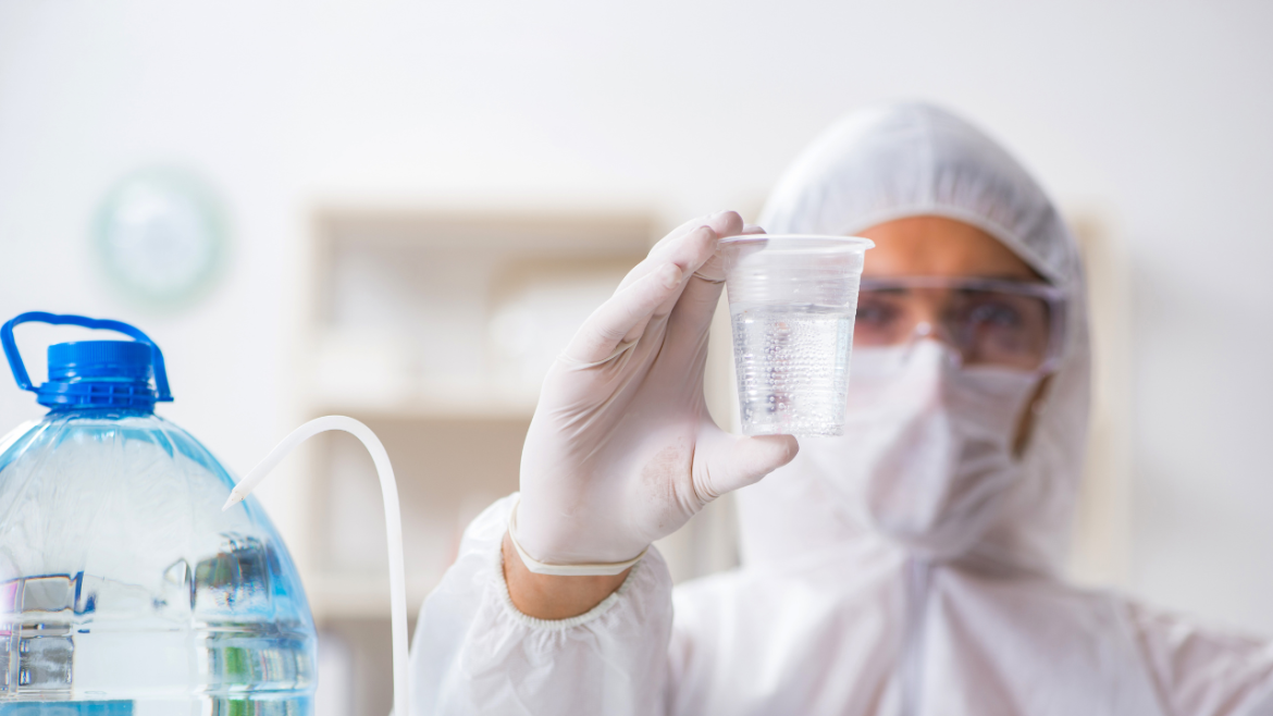 estudo-identifica-inumeras-particulas-de-plastico-em-agua-engarrafada