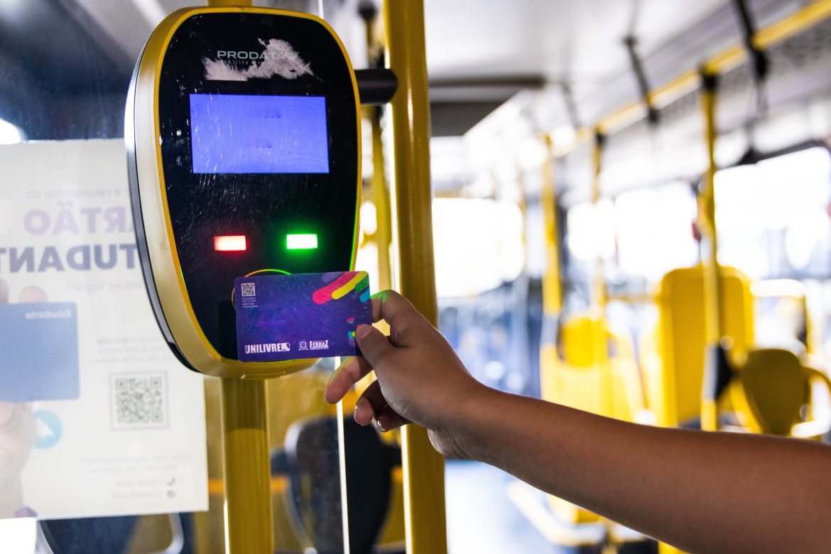 ferraz-de-vasconcelos-abre-inscricoes-para-gratuidade-no-transporte-publico-de-universitarios