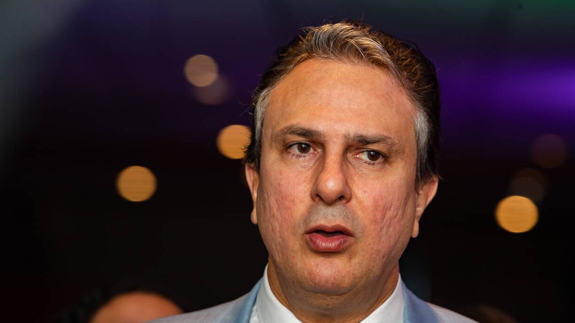 ‘fies-social’-pode-atender-1,2-milhoes-de-estudantes-que-devem-mais-de-r$-55-bilhoes