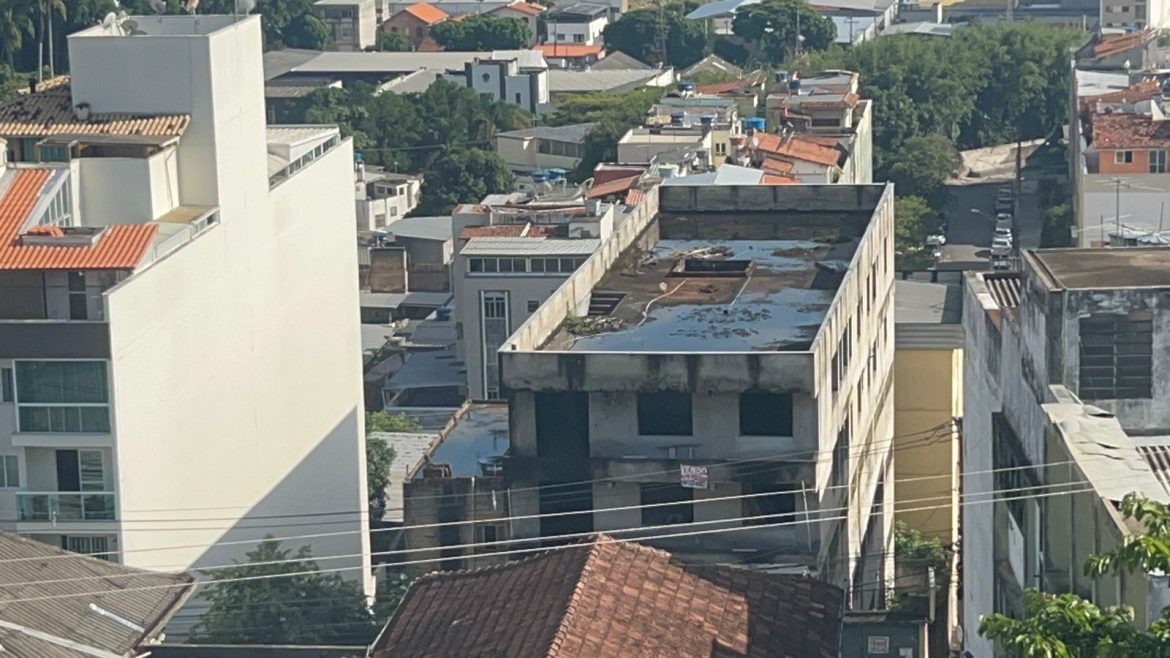 saiba-como-denunciar-proprietarios-de-lotes-e-imoveis-sujos-em-juiz-de-fora