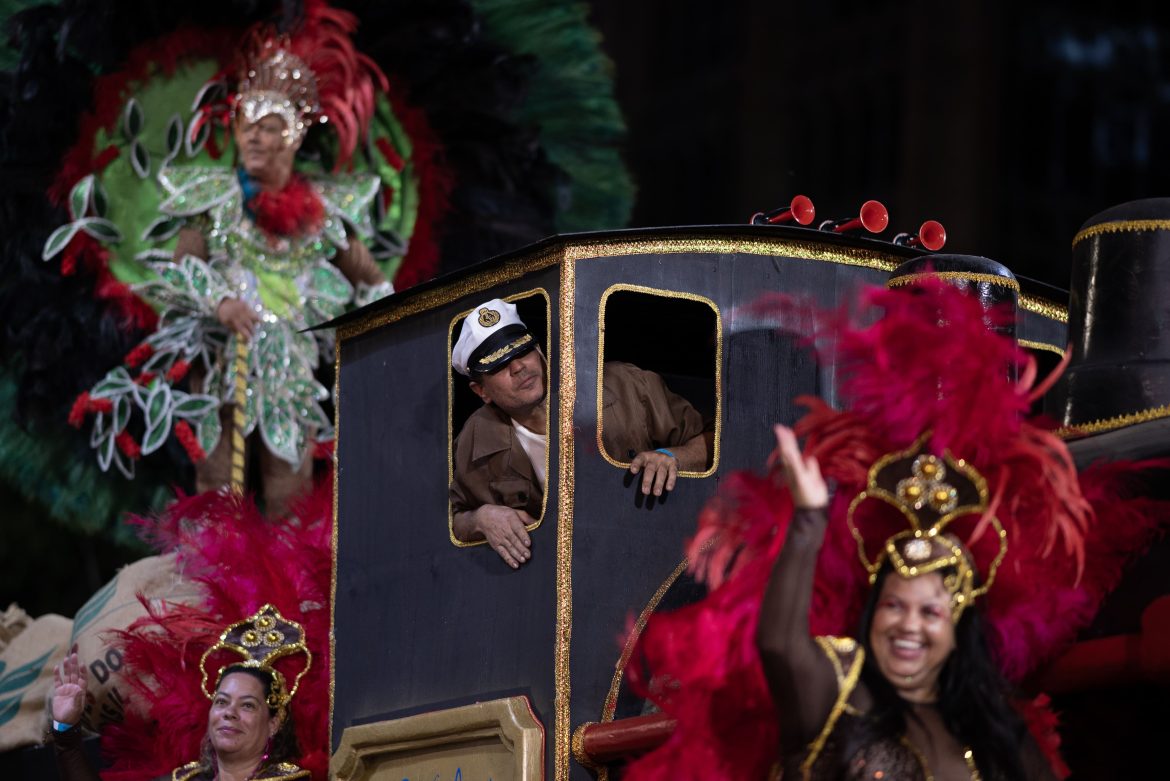 carnaval-2024:-estrela-do-vale-vence-desfiles-de-escolas-de-samba-de-belo-horizonte;-veja-enredos
