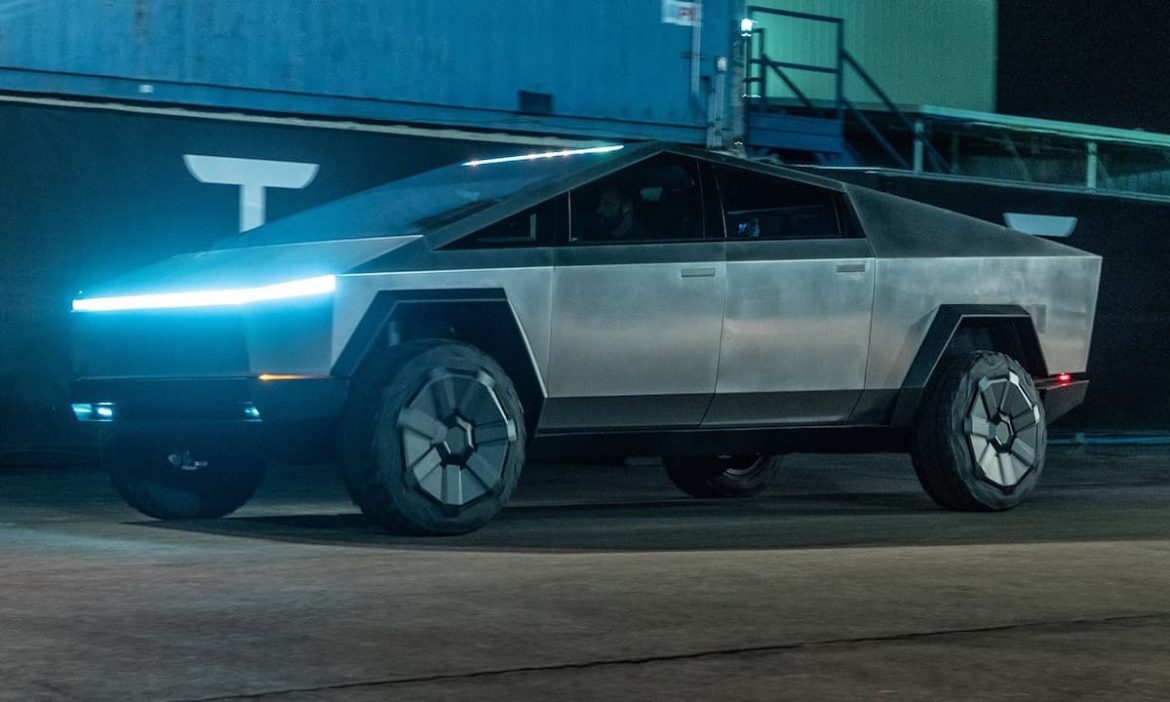 motoristas-da-tesla-cybertruck-relatam-ferrugem-na-picape