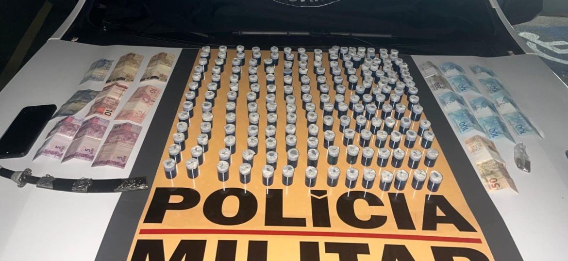 policia-intercepta-carro-que-levava-quase-200-tubos-com-maconha-para-venda-em-juiz-de-fora