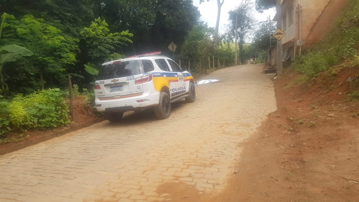 atiradores-de-moto-abrem-fogo-e-matam-casal-em-rua-de-alem-paraiba