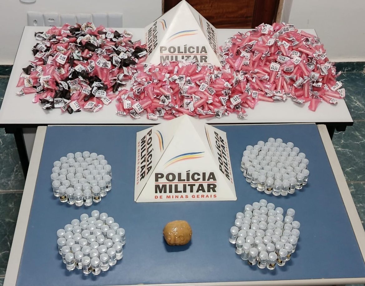 quase-mil-pinos-de-cocaina-e-lolo-sao-apreendidos-apos-denuncia-em-alem-paraiba