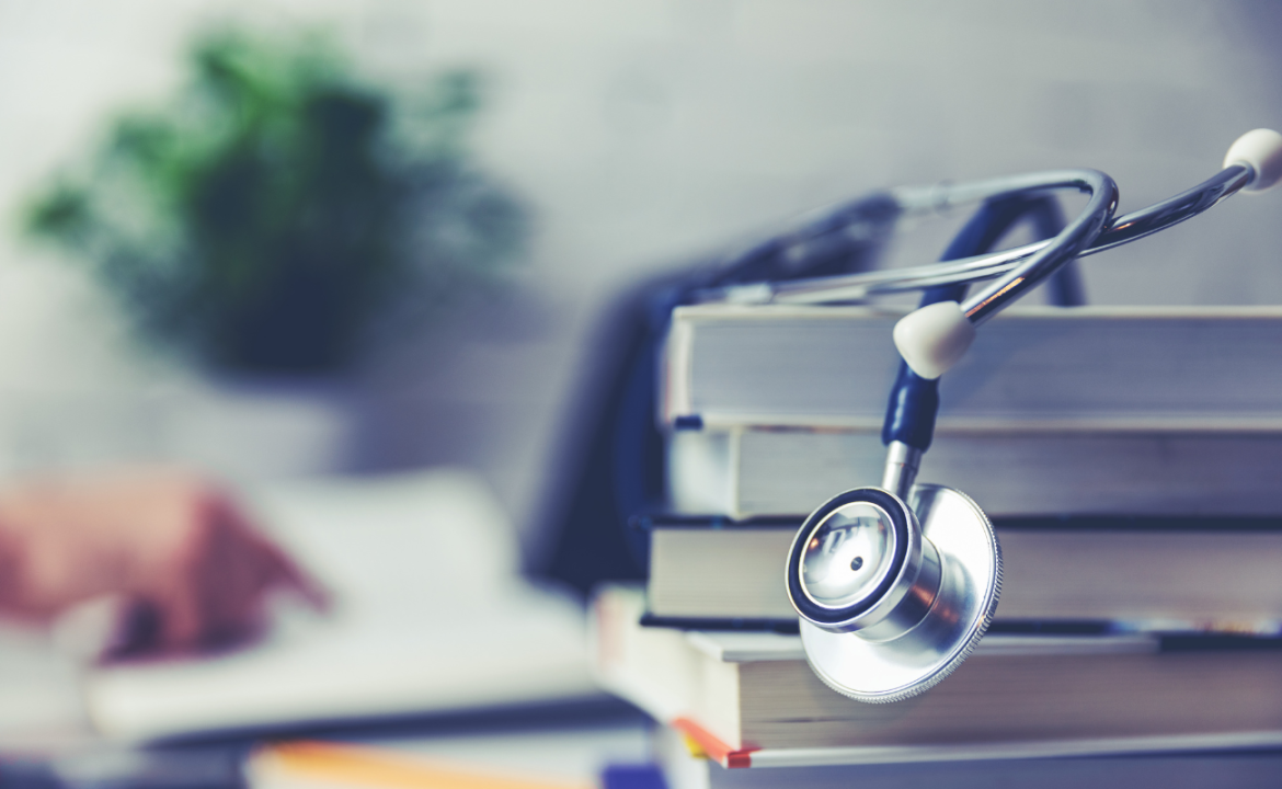 r$-5-bilhoes-para-o-futuro-da-medicina:-ex-professora-faz-doacao-e-emociona-alunos-nos-eua