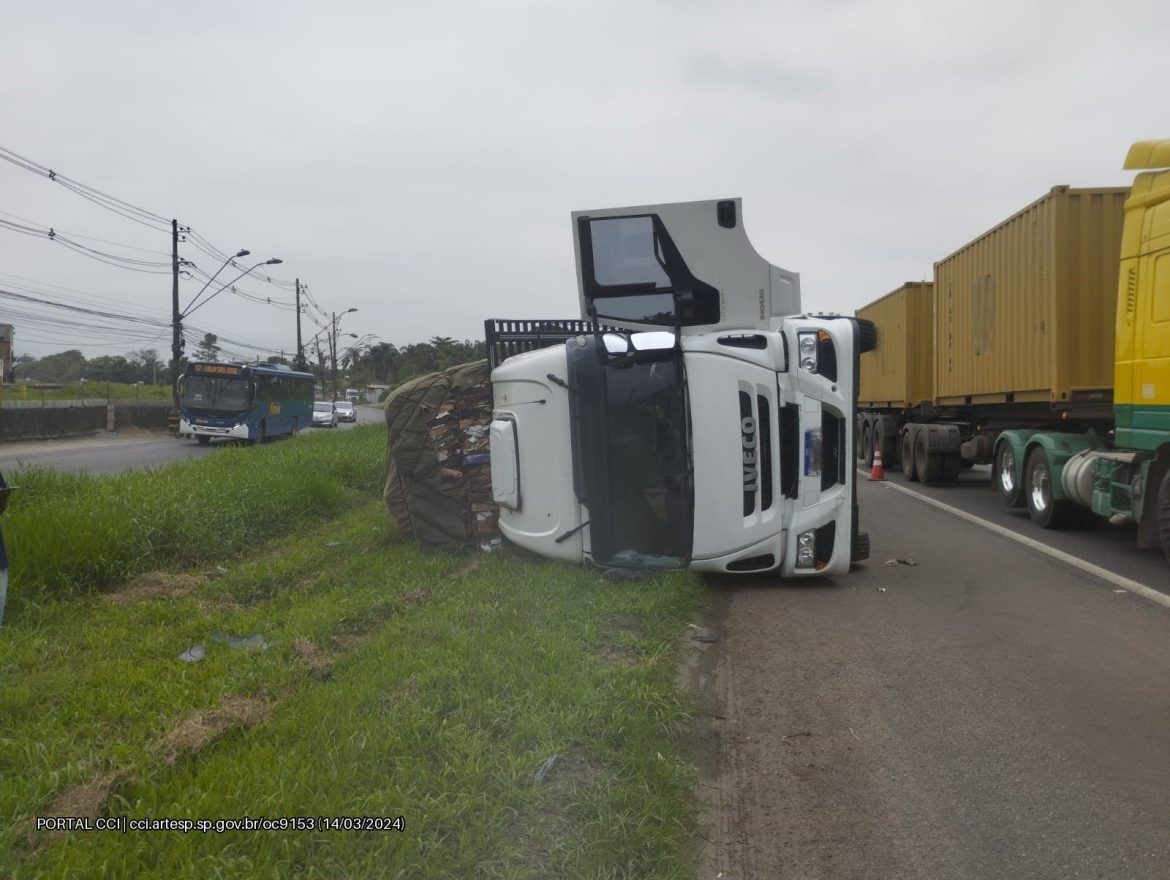 caminhao-tomba-na-rodovia-anchieta-em-cubatao