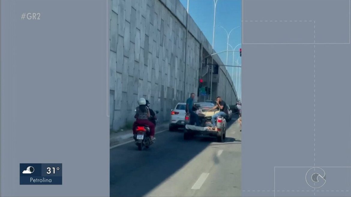 sem-maca-no-samu,-homem-queimado-foi-socorrido-na-carroceria-de-uma-caminhonete-em-petrolina