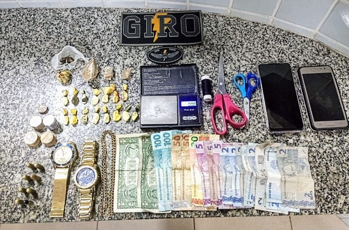 jovem-e-preso-com-drogas,-municoes-e-dinheiro-em-dolar-em-boa-vista