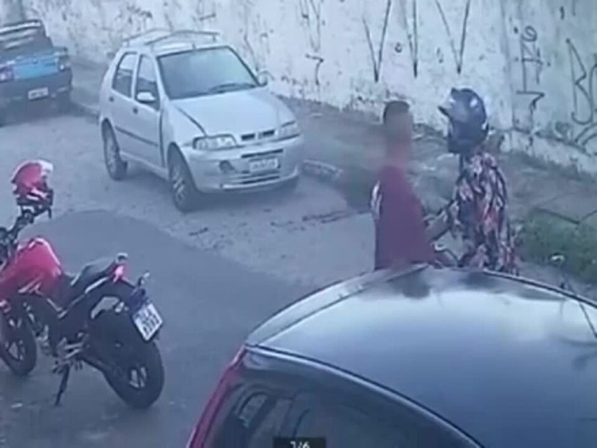 guarda-municipal-ameaca-enteado-de-13-anos-com-arma-e-da-tiro-para-cima-em-maceio